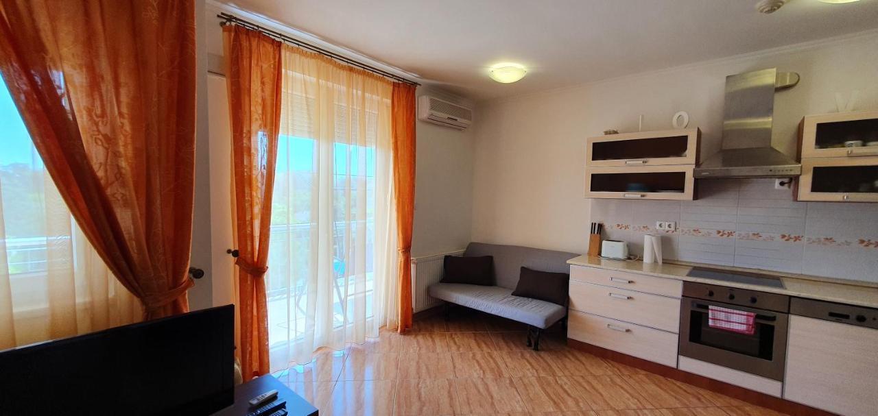 Bazsi Golden Beach Apartman Siofok Exterior photo
